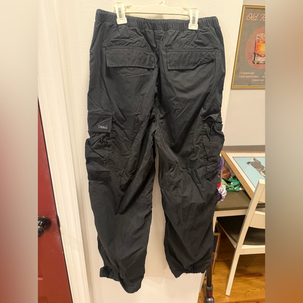 Aritzia TNA Black explore parachute Pants women - size medium - Picture 3 of 8
